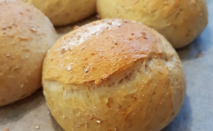 Rundstykker med kesam